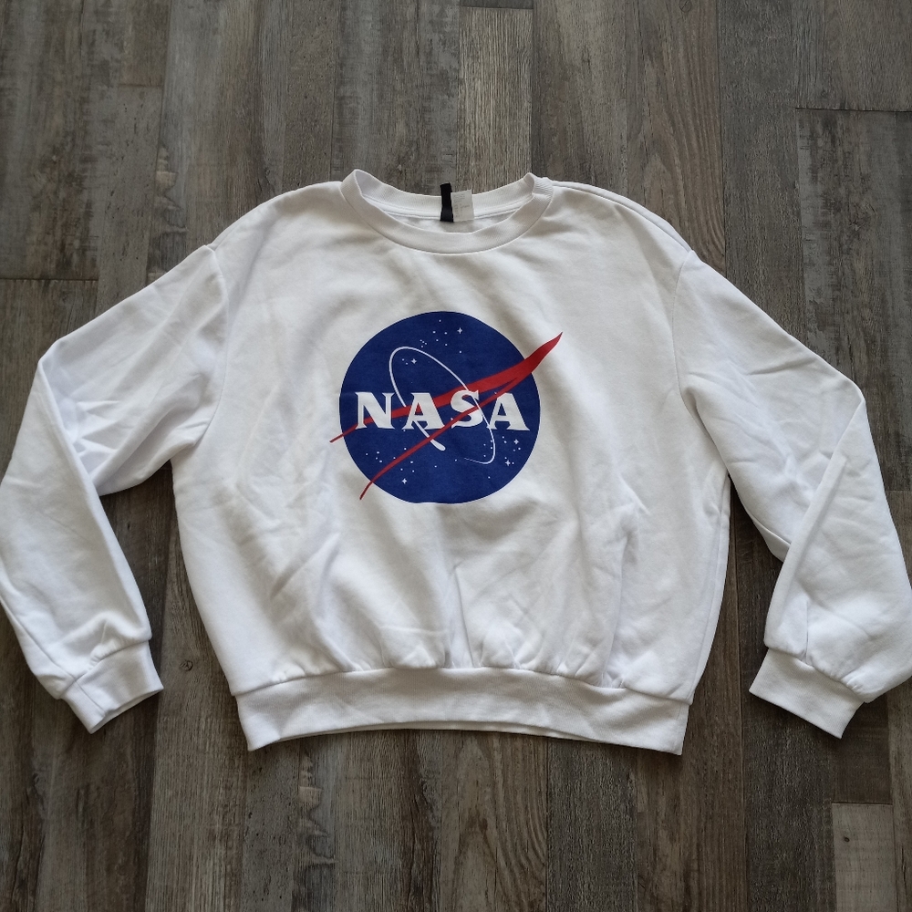 Divided By H&M  NASA Long Sleeve Crop Sweater